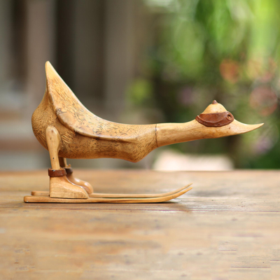 Holzstatuette - Ski-Ente-Statuette aus Bambus und Akazienholz