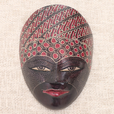 Holzmaske, 'Gesicht von Java - Handgemalte Batik-Holzmaske aus Java