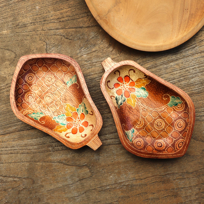 Cuencos decorativos de batik de madera, 'Papaya' (par) - Dos cuencos de batik de madera decorativos pintados a mano