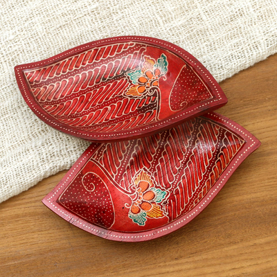 Wood batik decorative bowls, bowl, 'Java Leaf' (pair) - 2 Hand Painted Batik Leaf-Shaped Wood Bowls