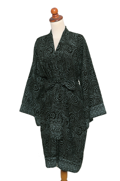 Robe aus Rayon-Batik, „Azure Elegance“ – handgefertigte Robe aus Rayon mit Batikdruck