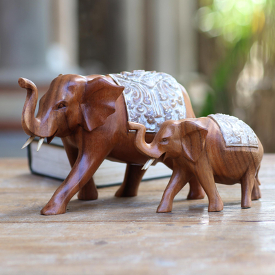 Esculturas de madera, (pareja) - Esculturas de elefantes artesanales (par)