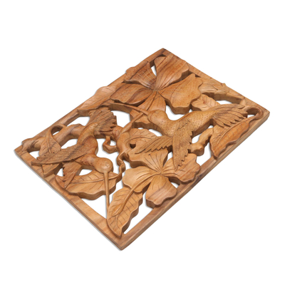 Reliefplatte aus Holz - Handgeschnitzte Kolibri-Reliefplatte aus Suar-Holz