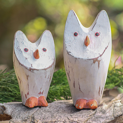 Estatuillas de madera, 'Flocking Together in White' (par) - Par de estatuillas de pájaros de madera de Albesia