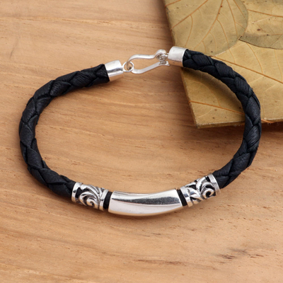 Sterling silver and leather pendant bracelet, 'Sanur Shore' - Artisan Crafted Leather and Sterling Silver Bracelet