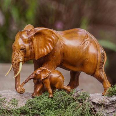 Holzskulptur - Elefantenmutter- und Babyskulptur aus Suar-Holz