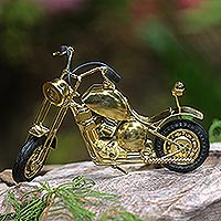 Escultura de metal reciclado, 'Patrulla de motos en oro' - Escultura de moto artesanal con acabado dorado