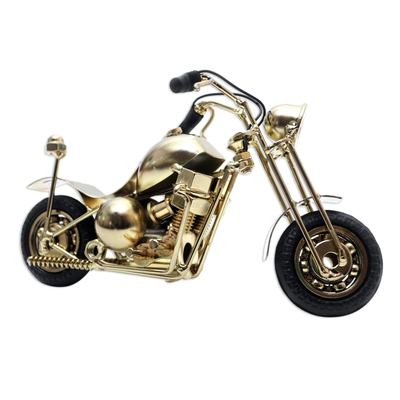Skulptur aus recyceltem Metall - Kunsthandwerklich gefertigte Motorradskulptur mit Goldfinish