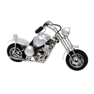 Escultura de metal reciclado, 'Patrulla de motos en plata' - Escultura de metal reciclado de motocicleta con acabado plateado