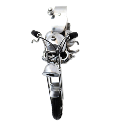 Escultura de metal reciclado, 'Patrulla de motos en plata' - Escultura de metal reciclado de motocicleta con acabado plateado