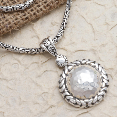 Collar colgante de plata esterlina - Collar con colgante de plata esterlina martillada con eslabones bizantinos