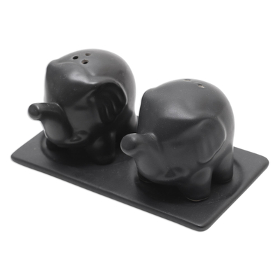 Ceramic salt and pepper set, 'Eager Elephants in Black' - Matte Black Ceramic Elephant Salt and Pepper Set with Tray