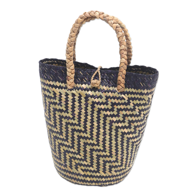 Natural fiber tote bag, 'Diagonal Path' - Natural Fiber Zigzag Patterned Tote Bag from Bali