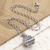 Halskette mit Medaillon aus Sterlingsilber - Kunsthandwerklich gefertigte Medaillon-Halskette aus Sterlingsilber