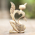estatuilla de madera - Estatuilla artesanal de madera de hibisco con tema de corazón.