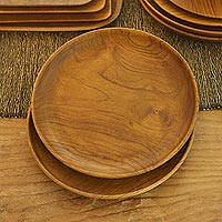 Hand Made Teak Wood Dinner Plates from Bali (Pair, 9 Inch),'Fit for a Feast'