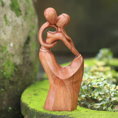 estatuilla de madera - Escultura romántica en madera de suar tallada a mano