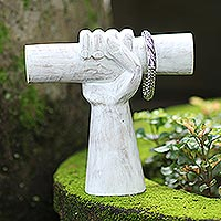 Soporte de joyería de madera, 'Mano ganadora en blanco' - Soporte de joyería de madera Jempinis hecho artesanalmente