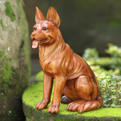 Holzskulptur, 'Guter Hund' - Handgeschnitzte Suar Holz Hundeskulptur aus Bali