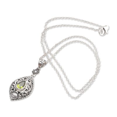 Halskette mit Peridot-Anhänger - Halskette mit Anhänger aus Peridot und Sterlingsilber