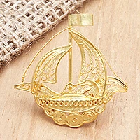 Broche de filigrana bañado en oro, 'Barco pirata' - Broche de barco de filigrana bañado en oro