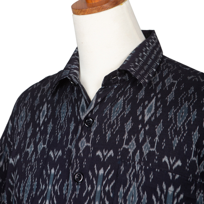 Men's hand-woven ikat cotton shirt, 'Grey Patra' - Hand Crafted Men's Grey and Black Ikat Shirt