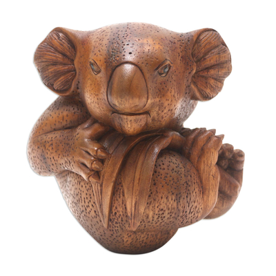 Holzstatuette, 'Hungriger Koala' - handgeschnitzte Suar Holz Koala Statuette