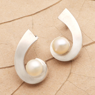 Cultured pearl drop earrings, Cest Chic