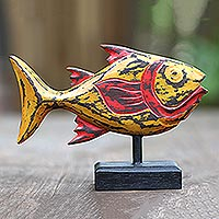 Estatuilla de madera, 'Pez pargo brillante' - Estatuilla de pez de madera de Albesia tallada a mano