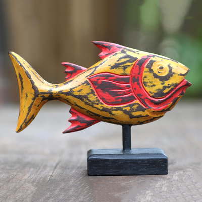 estatuilla de madera - Estatuilla de pez de madera de albesia tallada a mano