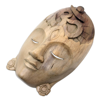 Holzmaske, 'Dewi Danu' - Handgefertigte Maske aus Hibiskusholz
