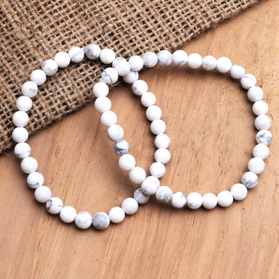 Keramik-Perlen-Stretcharmband, 'Gewitterwolken in klein' (2er-Set) - Handgefertigtes keramisches Perlen-Stretch-Armband (2er-Set)