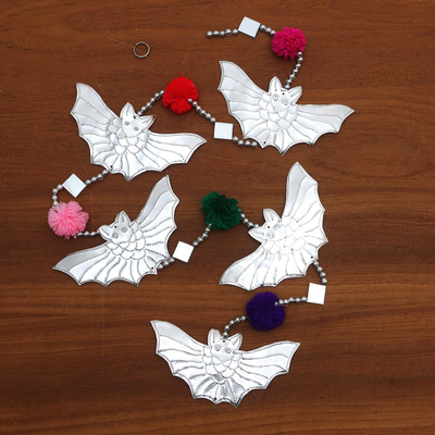 Aluminium-Urlaubsornament, 'Fledermaus-Glück' - Aluminium und Wolle Urlaub Fledermaus Ornament