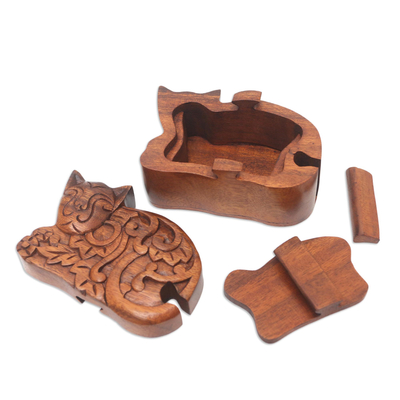 Holz-Schmuckkästchen, 'Schläfrige Katze' - Handgemachte Suar Holz Katze Schmuck-Box