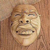 Máscara de madera, 'Personaje Sidakarya' - Máscara de madera de hibisco tallada a mano