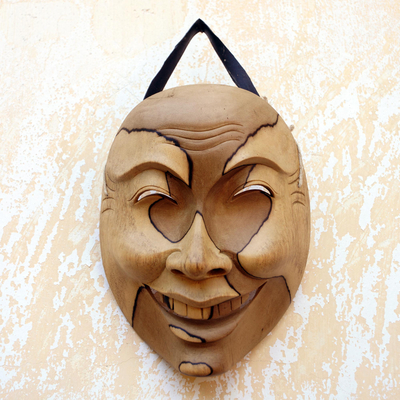 Máscara de madera - Máscara de madera de hibisco hecha a mano.