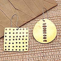Pendientes colgantes de latón, 'Golden Dots' - Pendientes colgantes de latón hechos a mano contemporáneos javaneses