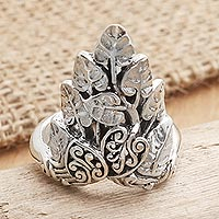 Sterling silver cocktail ring, 'Queen of the Jungle' - Sterling Silver Cocktail Ring with Leaf Motif