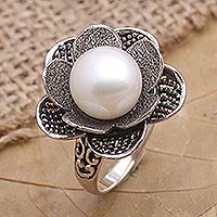 Cultured pearl cocktail ring, 'Glowing Glam'