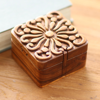 Dekorative Puzzle-Box aus Holz - Handgefertigte dekorative Suar-Holzkiste