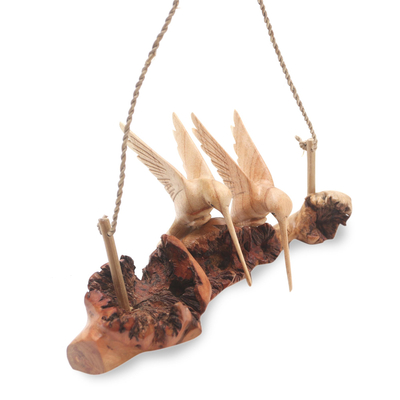 Holz-Wohnakzent - Hängender Akzent aus Holz mit Kolibri-Motiv