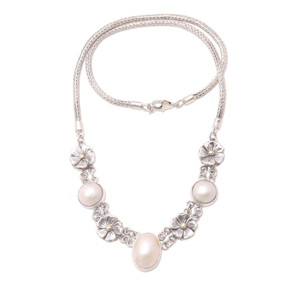 Collar con colgante de perlas cultivadas con detalles en oro - Collar con colgante de perlas cultivadas con detalles en oro