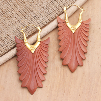 Pendientes de aro de madera con detalles en oro, 'Cortinas para ti' - Pendientes de aro tallados a mano con detalles en oro