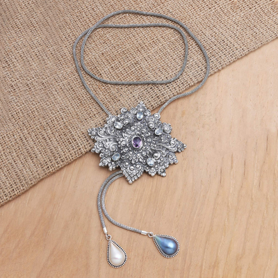 Halskette mit Anhänger aus mehreren Edelsteinen - Halskette mit Anhänger aus Blautopas und Zuchtperle