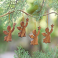 Holzornamente, „Einfache Engel“ (4er-Set) - Handgeschnitzte Weihnachtsornamente aus Holz (4er-Set)