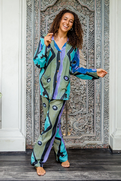 Handbemaltes Batik-Rayon-Pyjama-Set - Handbemaltes Batik-Rayon-Pyjama-Set aus Bali