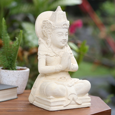 Escultura de arenisca, 'Dewa Surya' - Escultura de arenisca tallada a mano de Bali