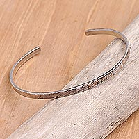 Manschettenarmband aus Sterlingsilber, „Simply the Best“ – Manschettenarmband aus Sterlingsilber mit gehämmerter Oberfläche