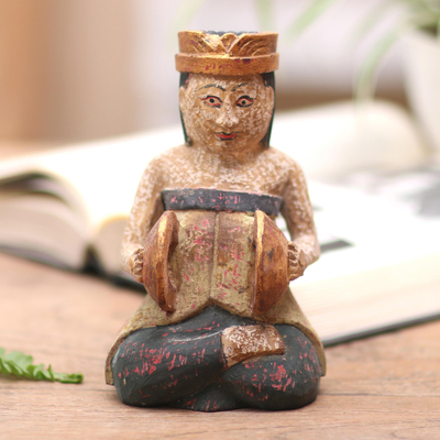 Wood statuette, 'Ceng Ceng' - Hand Carved Albesia Wood Statuette