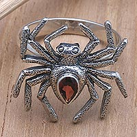 Men's garnet cocktail ring, 'Stretch Your Legs' - Men's Garnet Cocktail Ring with Spider Motif